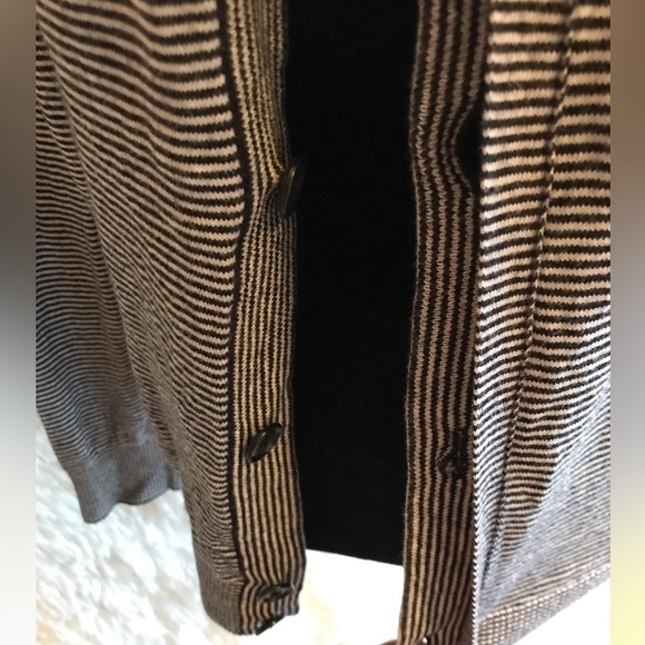 𝅺armani Exchange women’s striped cardigan. Size medium. - Picture 2 of 5